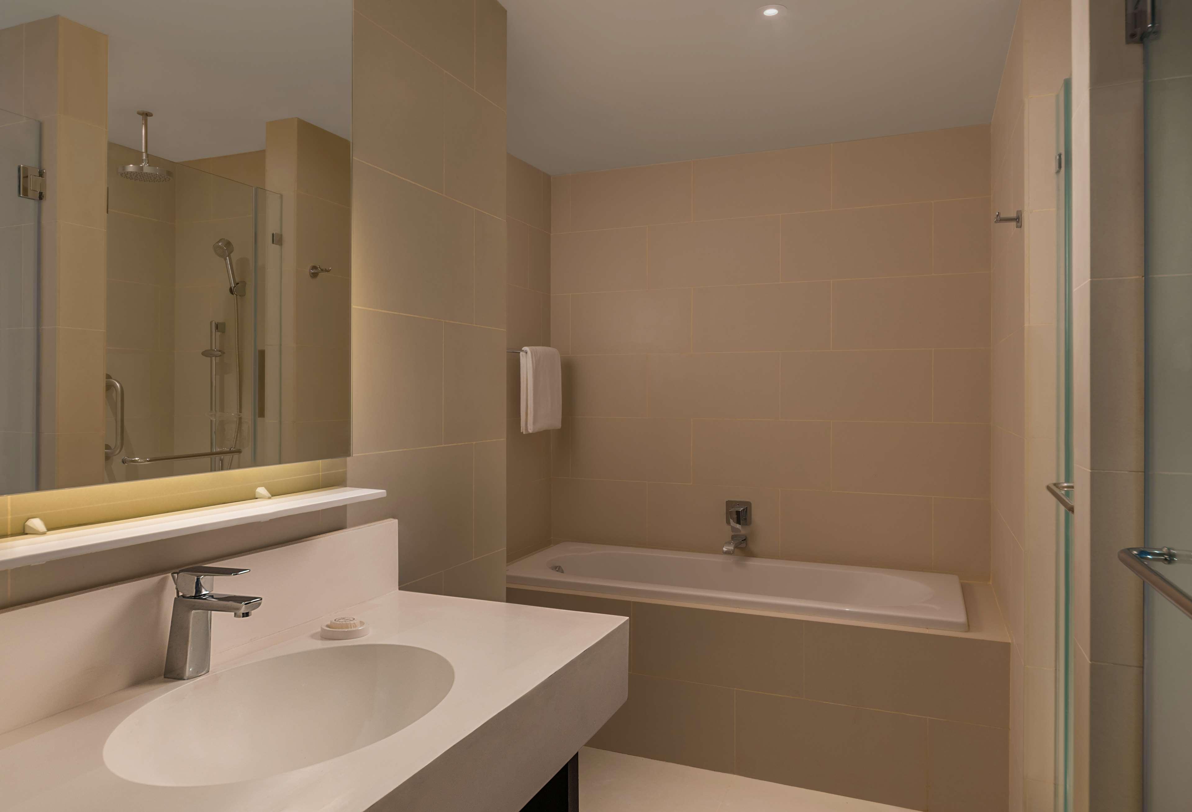 Park Inn By Radisson Iloilo מראה חיצוני תמונה