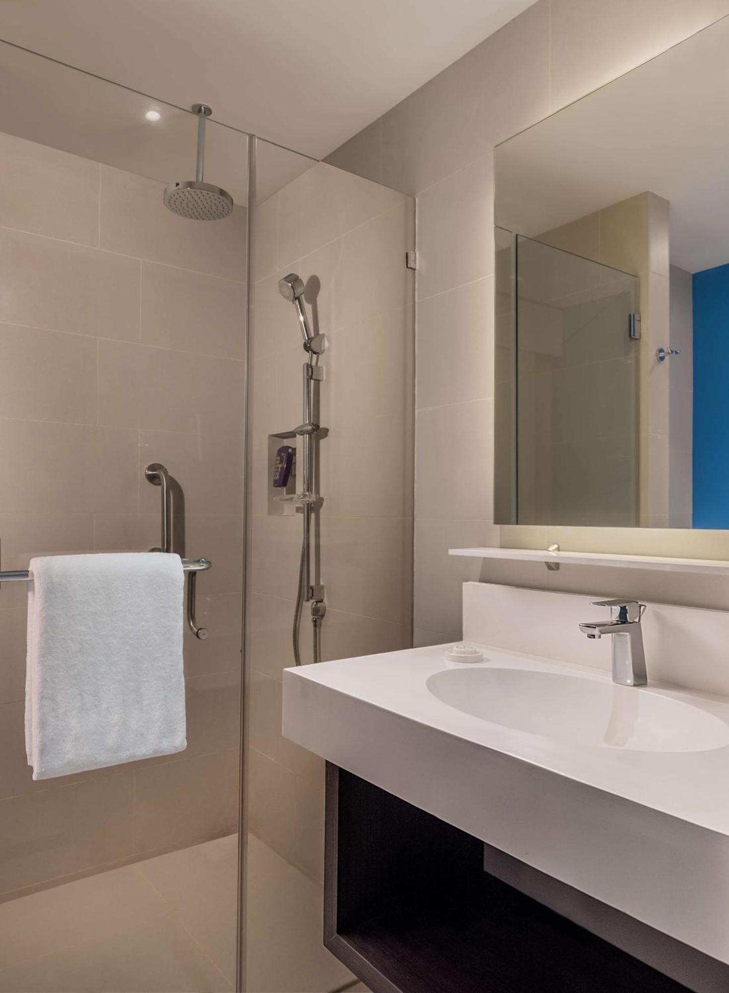 Park Inn By Radisson Iloilo מראה חיצוני תמונה
