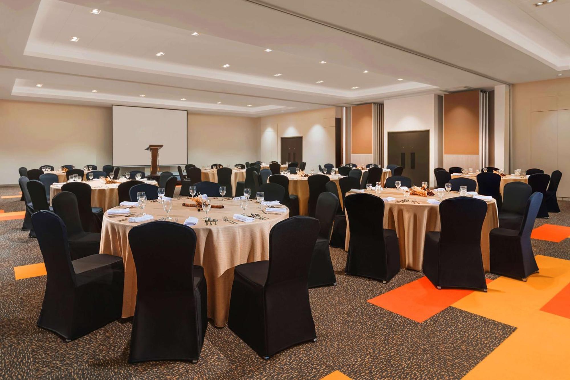 Park Inn By Radisson Iloilo מראה חיצוני תמונה