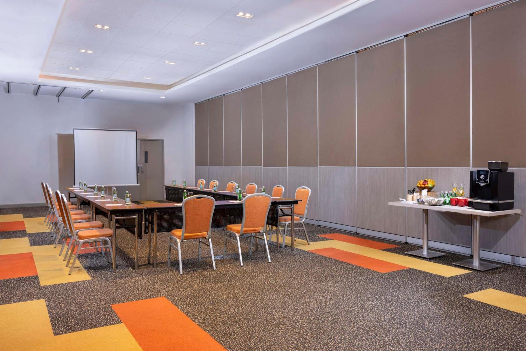 Park Inn By Radisson Iloilo מראה חיצוני תמונה